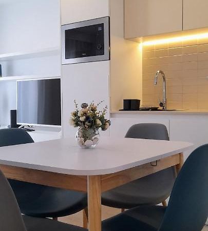 Light Brown Central Apartment Aveiro Bagian luar foto