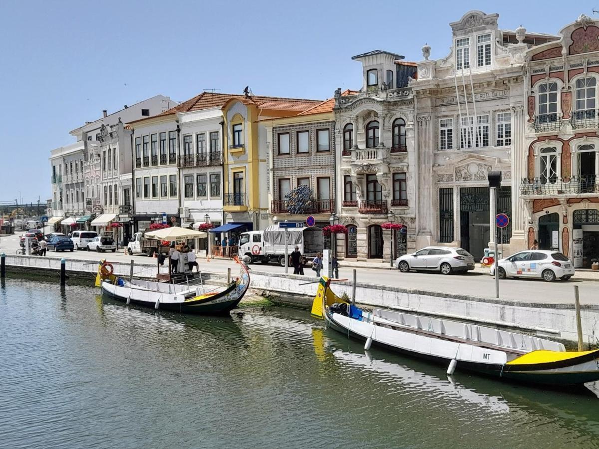 Light Brown Central Apartment Aveiro Bagian luar foto