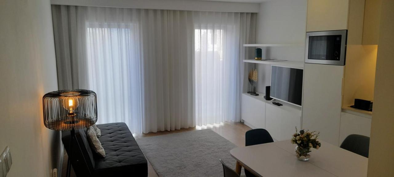 Light Brown Central Apartment Aveiro Bagian luar foto